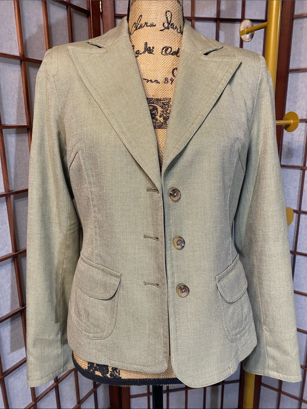 evelyn Women's Tailored Blazer - Picture 3 of 11